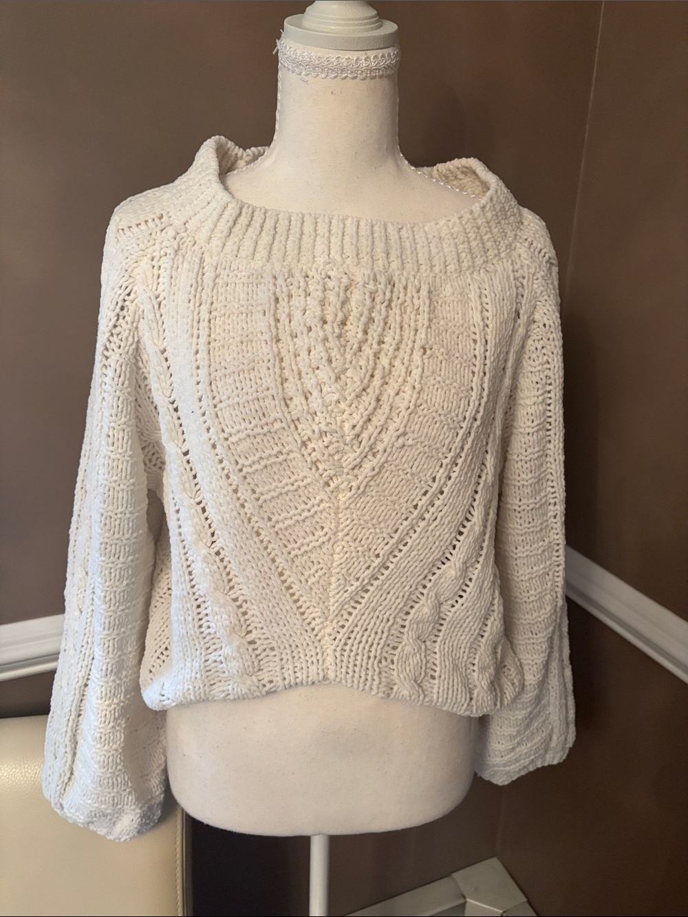 Express Women's Cream CHENILLE Sweater